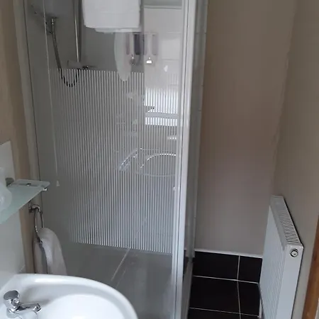 Manchester House 3*