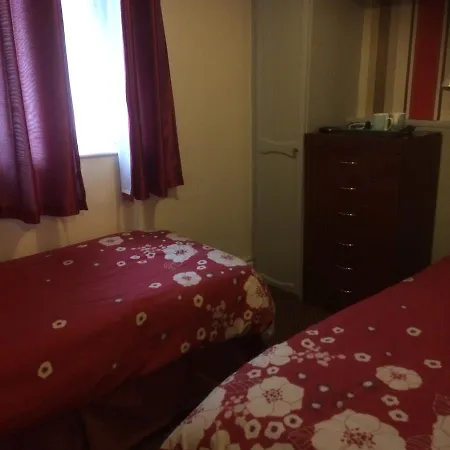 Delamere Hotel 3*