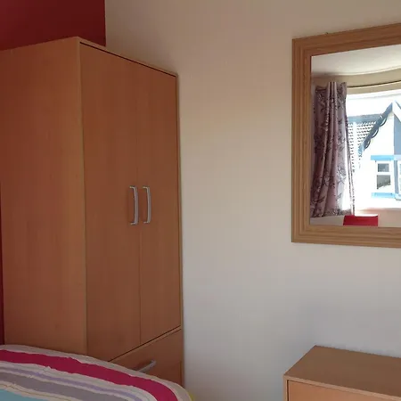 Apartment Lindisfarne - Families & Couples Only *
