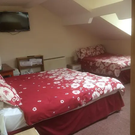 Delamere 3*