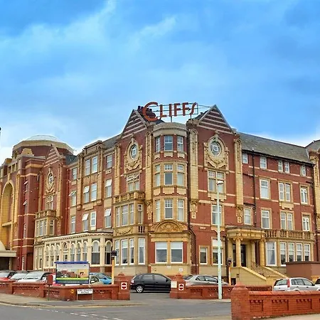 Cliffs Hotel 3*