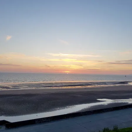 Blackpoolholidaylets Salmesbury Avenue Families And Contractors Only