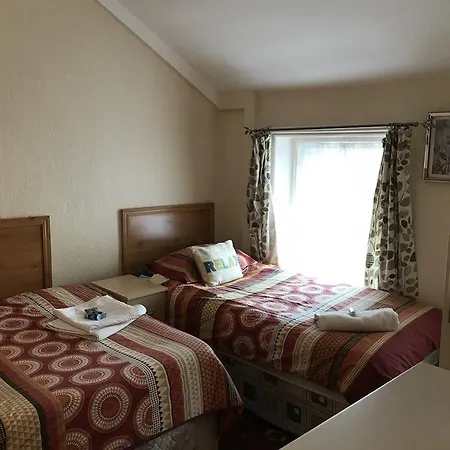 Guest house Trevaslodge - Families Only 2*