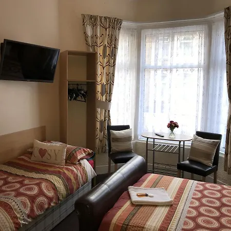 Guest house Trevaslodge - Families Only 2*