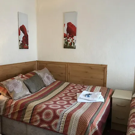 Trevaslodge - Families Only Guest house Blackpool