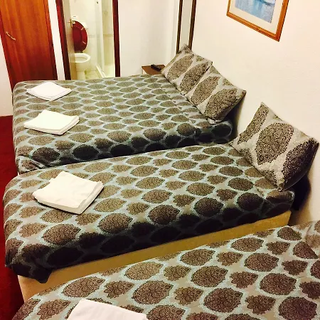 Bed & Breakfast Bramlea