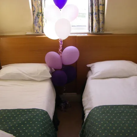 The Waldorf - Near Pleasure & Sandcastle Blackpool