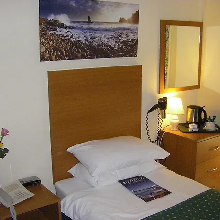 The Waldorf - Near Pleasure & Sandcastle Blackpool