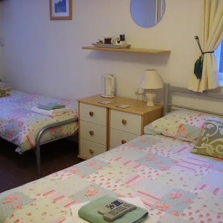 The Croydon 3*