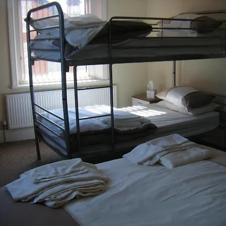 Guest house Arlingtons 3*