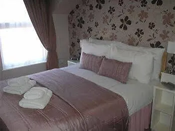 New Bond Bed & Breakfast 3*
