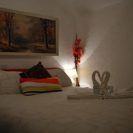 Wilsons - Tower View Bed & Breakfast Blackpool