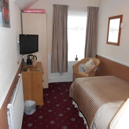 Bed & Breakfast Shirley Heights 3*