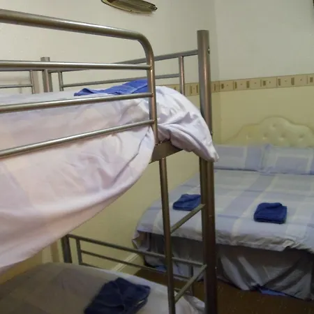 Bed & Breakfast Ardwick House 2*
