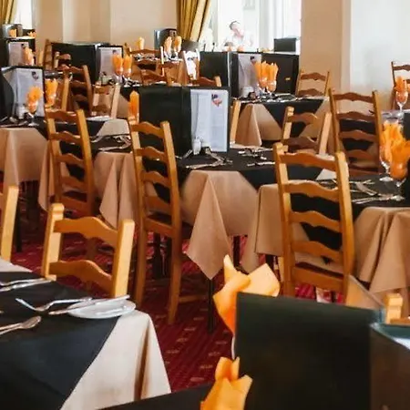 Park House 3* Blackpool