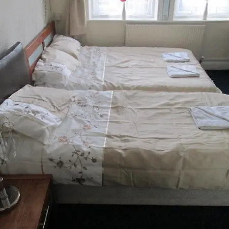 Hotel Tropics