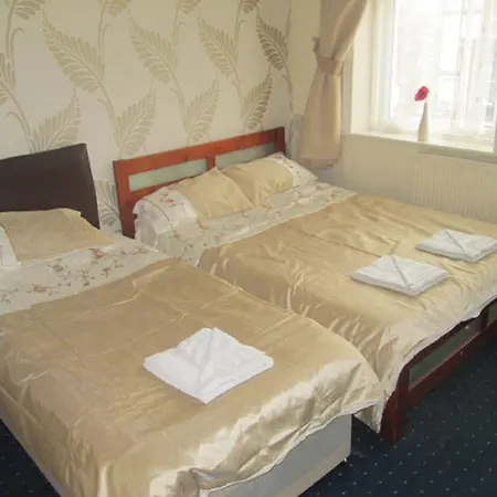 Tropics Hotel