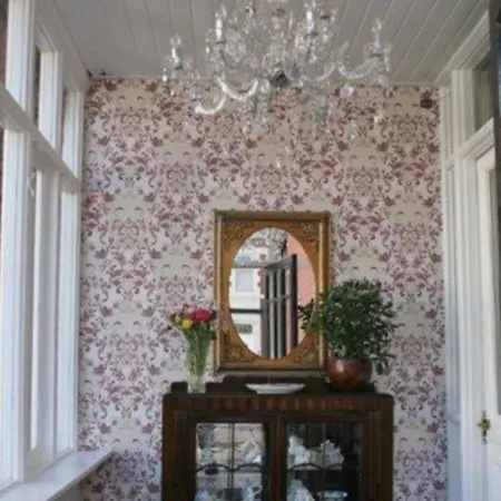 Bed & Breakfast Eden House 3*