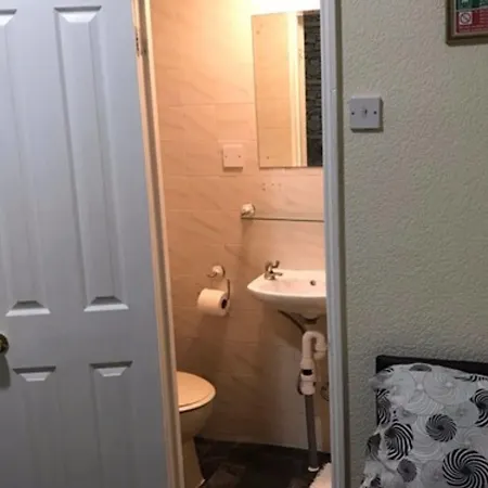 Oasis Guest house 3*