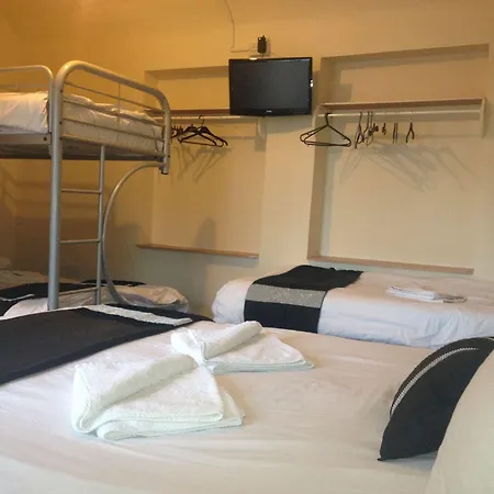 Hello Roomz - Pleasure Hotel Blackpool