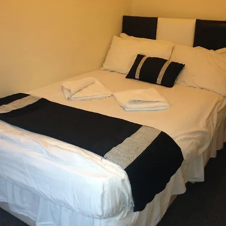 Hello Roomz - Pleasure Blackpool