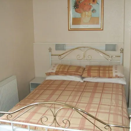 Cleveland Court * Blackpool