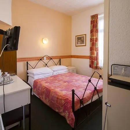 Brooklands Over 50'S Only 3*