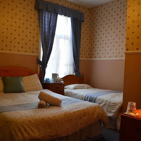 Holm Lea Hotel Bed & Breakfast 3*