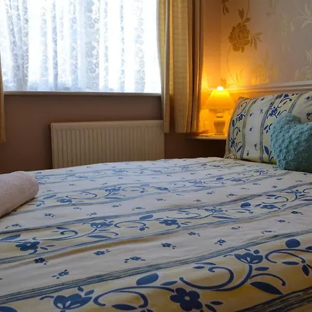 Holm Lea Hotel 3*