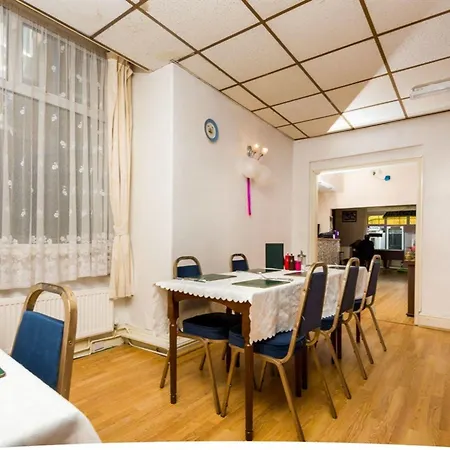 Hotel Uk Travel & Hospitality Ltd Ta Canberra 3*