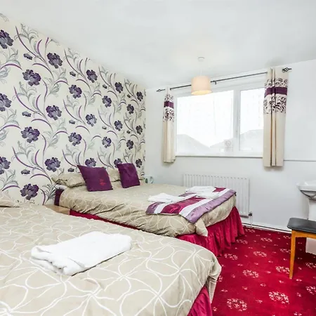 Uk Travel & Hospitality Ltd Ta Canberra 3* Blackpool