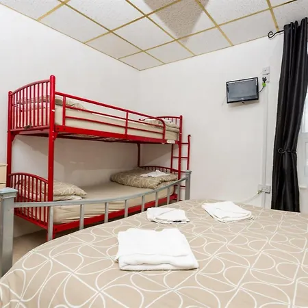 Uk Travel & Hospitality Ltd Ta Canberra 3* Blackpool