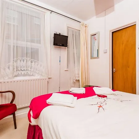 Uk Travel & Hospitality Ltd Ta Canberra