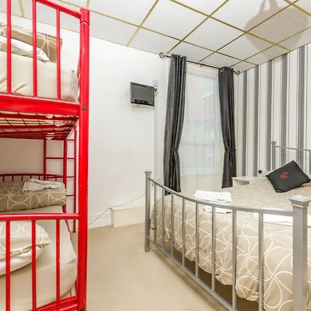 Hotel Uk Travel & Hospitality Ltd Ta Canberra Blackpool