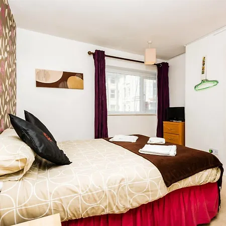 Uk Travel & Hospitality Ltd Ta Canberra