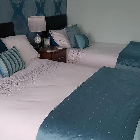 Courtneys Of Gynn Square 4* Blackpool