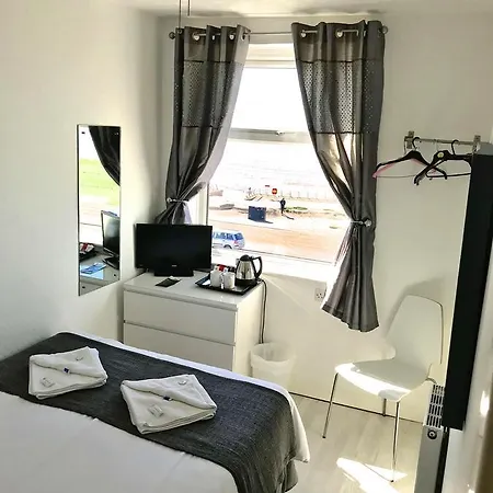 Sandford Promenade 3*