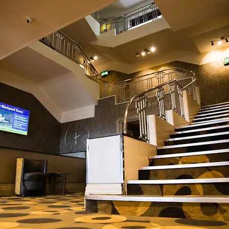 Cliffs Hotel