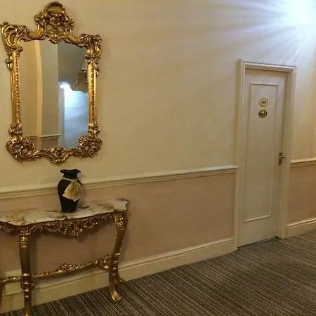 Hotel Tiffany's 3*