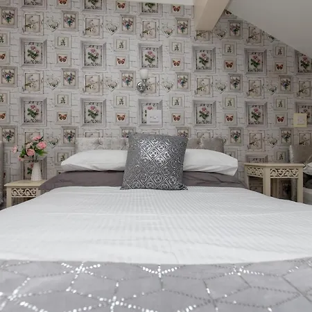 Guest house The Carlton