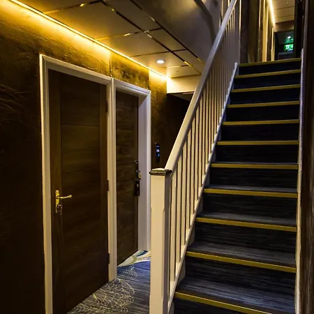 Dj Hotel
