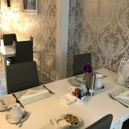 Sorrento House 4*