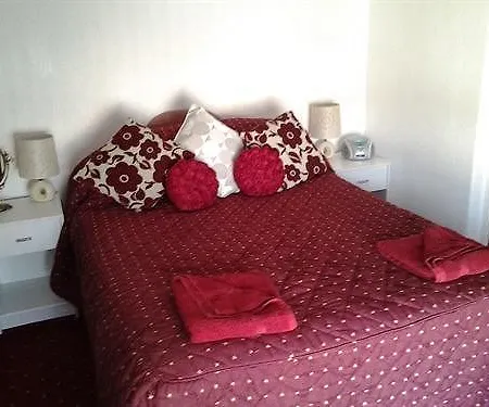Lawnswood Apartment
