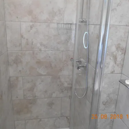 The Glenroy 3* בלקפול
