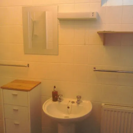 Eden House Bed & Breakfast 3*