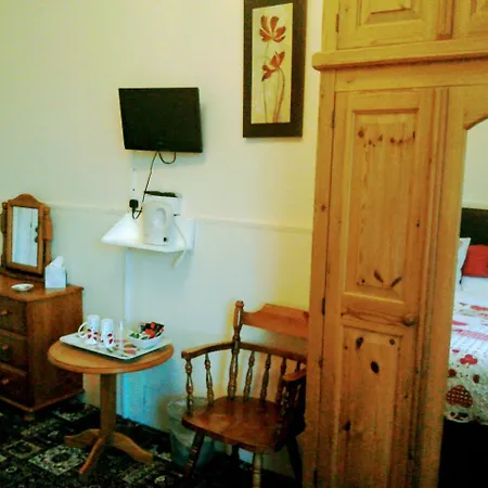 Eden House 3*