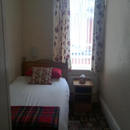 Eden House Bed & Breakfast 3*