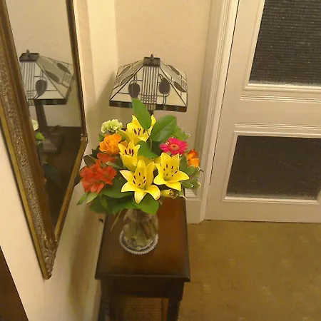 Eden House Bed & Breakfast 3*