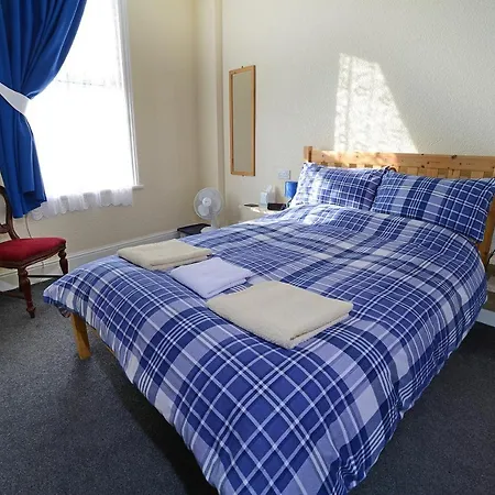 Lynmoore Guest house Blackpool