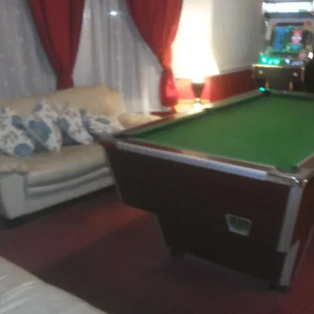 Guest house The Woodley 2*